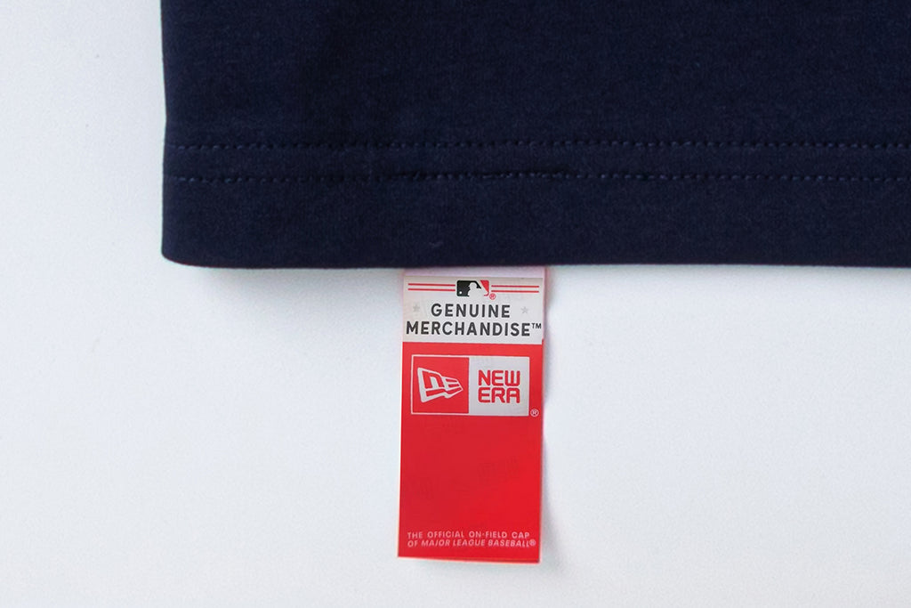 NY Yankees × New Era Outline Logo T-Shirt