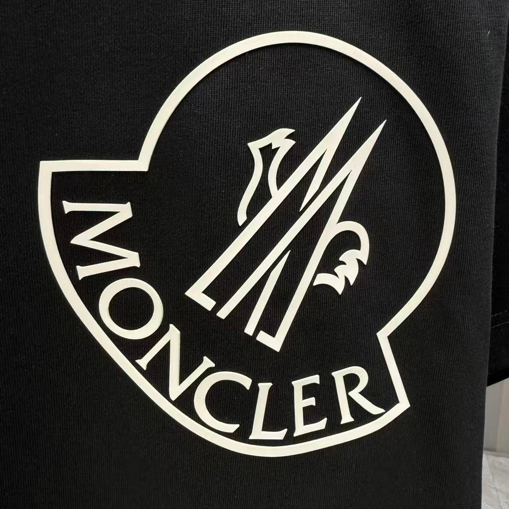 Moncler Oversized Circle Logo T-Shirt Black